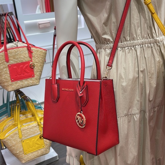 Michael Kors Mercer Medium Leather Messenger 
Flame - Picture 2 of 16